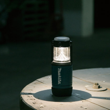Makita ML102 充電式手提燈(鋰7.2V/10.8V)(淨機)-hong-kong