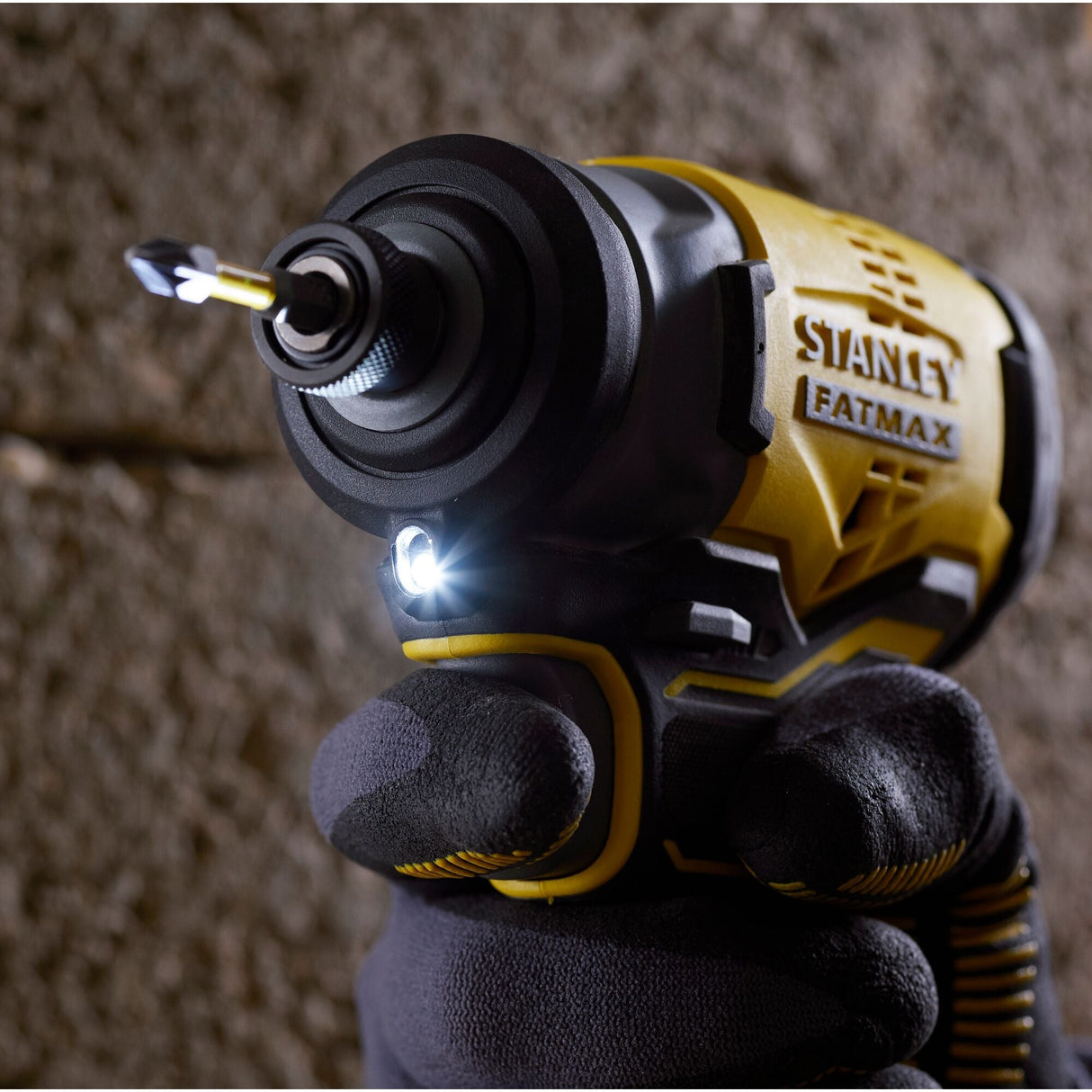 美國 STANLEY 史丹利 SFMCF810D2K-GB V20 充電式無刷衝擊起子 (2電1充套裝)-hong-kong